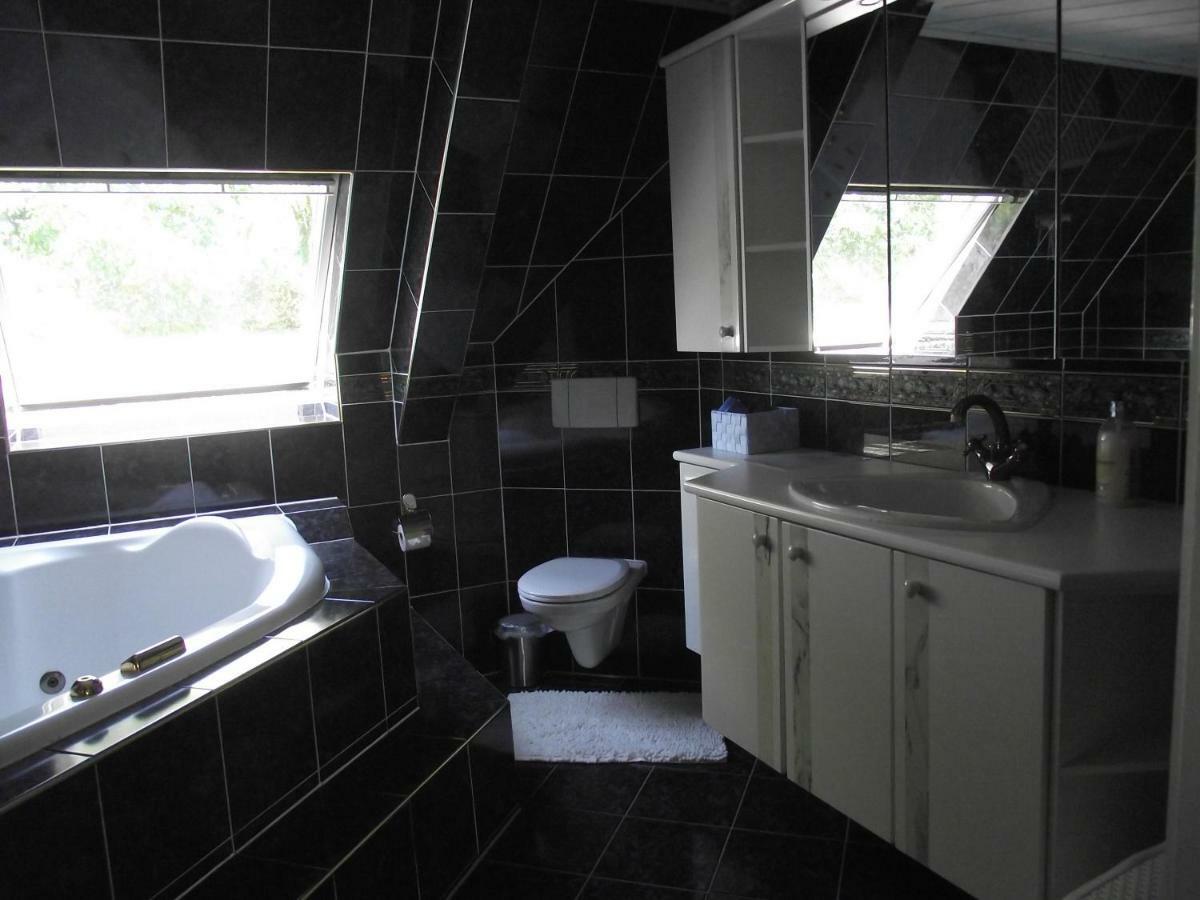 B&B Landgoed Sonneborghe Kollumerzwaag Luaran gambar
